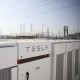 Енергосховище Tesla Powerpack на об'єкті Mira Loma компанії Southern California Edison у місті Онтаріо, США /Getty Images