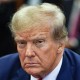 Трамп планує змусити Україну почати переговори з РФ під загрозою припинення постачання зброї – Reuters /Фото Getty Images