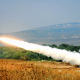 Ракета, выпущенная установкой MLRS. /Getty Images