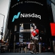 Логотип биржи NASDAQ в Нью-Йорке /Getty Images