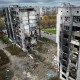 Многоэтажные дома Бородянки, разрушенные российскими обстрелами /Getty Images