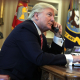 Трамп і Путін обговорили продовження мирних переговорів і ситуацію на Близькому Сході /Фото Getty Images