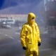Спасатель МЧС Украины на учениях по поводу возможного ядерного инцидента на Запорожской атомной электростанции /Getty Images
