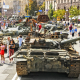 «Парад» поврежденной российской военной техники на Крещатике, Киев, Украина, 22 августа 2022 года. /Getty Images