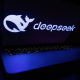 «Іноді називає себе ChatGPT». Китайський чат-бот DeepSeek стрімко увірвався на ринок. Чи зможе стартап із нібито $6 млн інвестицій на розробку моделі посунути гігантів із США /Фото Getty Images