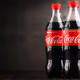 Coca-Cola перейдет на бутылки из переработанного пластика в США. Компания является одним из главных загрязнителей пластиком в мире /Shutterstock