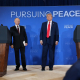 Угоди немає, санкцій поки не буде. Чим завершилися переговори Трампа і Путіна на Алясці /Фото Getty Images