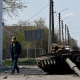 Зруйнована АЗС у селі Скибин, на північний схід від Києва /Getty Images