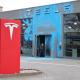 Прибуток Tesla обвалився на 71% через слабкі продажі та скандали навколо Маска /Фото Getty Images