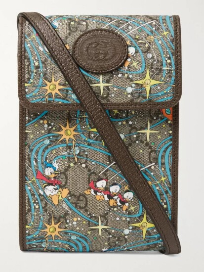 Надоела домашняя униформа? Этой весной бренды выпускают яркую одежду с принтами и декором. Forbes выбрал 24 знаковых предмета /Фото 4