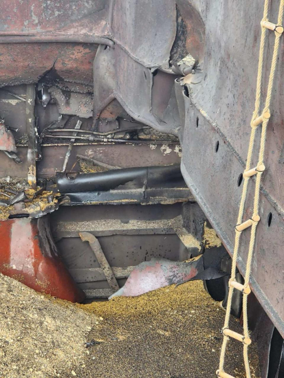 Россия обстреляла судно с кукурузой в порту Южный (фото) /Фото 2