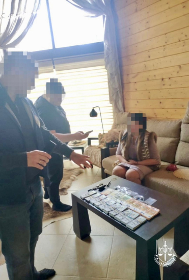 Нерухомість, автівки і понад $180 000 готівкою. СБУ заявила про викриття головного психіатра ЗСУ на незаконному збагаченні на $1 млн /Фото 6