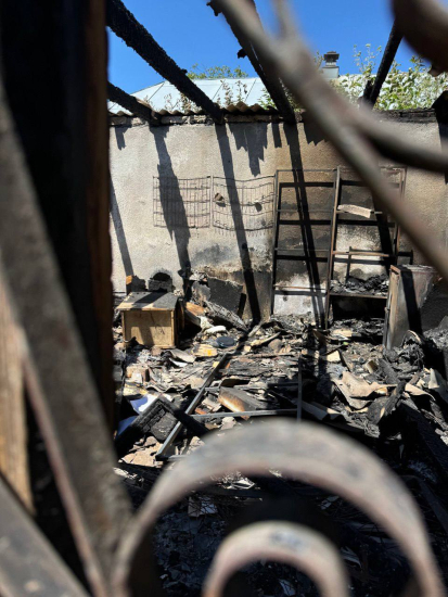 Росія обстріляла сортувальний центр «Укрпошти» в Херсоні (фото) /Фото 2