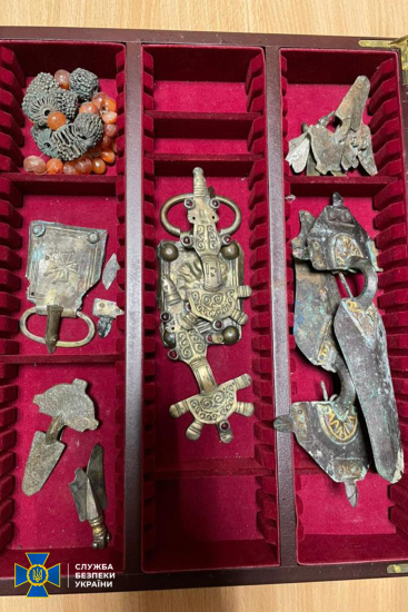 Менеджмент «Мотор Січі» намагався вивезти з України скіфське золото та античні артефакти, які належали Богуслаєву – СБУ /Фото 2