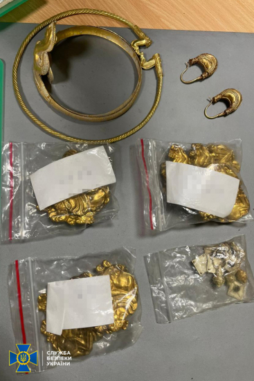 Менеджмент «Мотор Січі» намагався вивезти з України скіфське золото та античні артефакти, які належали Богуслаєву – СБУ /Фото 9