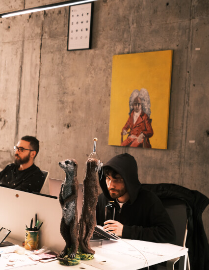 «Ми — плем'я. Ми цінуємо кожного». Як виглядає сміливий офіс креативного агентства Banda /Фото 8