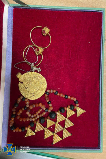 Менеджмент «Мотор Січі» намагався вивезти з України скіфське золото та античні артефакти, які належали Богуслаєву – СБУ /Фото 8