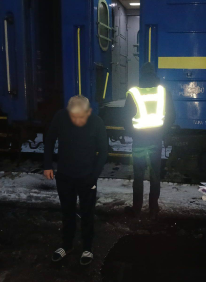 Полиция проводит обыски в «Укрзализныце». Пассажиров предупредили о возможных неудобствах /Фото 2